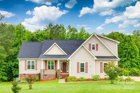 2050 Sunswept Ln, York, SC 29745