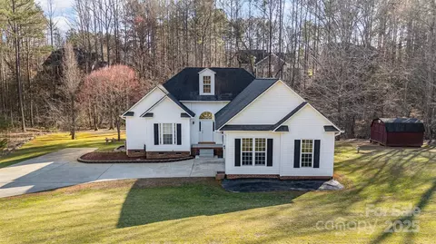 227 Spicewood Cir, Troutman, NC 28166