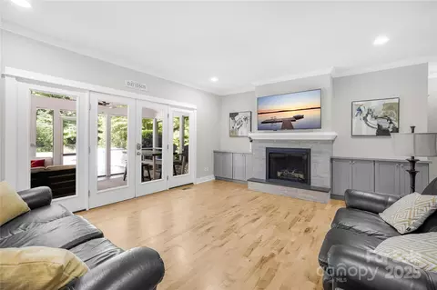 Living - 174 Logan Crossing Dr, Davidson, NC 28036 photo 2 of 6