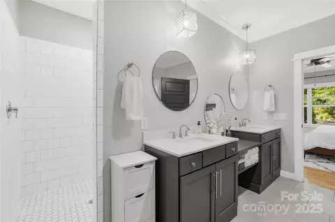 Bath - 174 Logan Crossing Dr, Davidson, NC 28036 photo 1 of 3