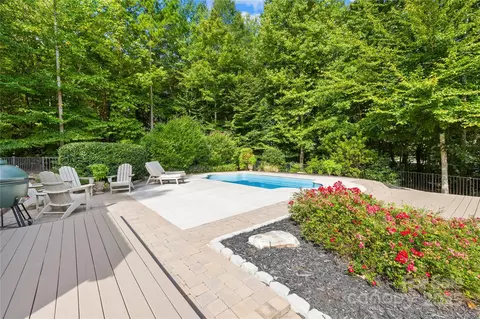 Exterior - 174 Logan Crossing Dr, Davidson, NC 28036 photo 6 of 9