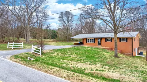 104 Pop Davis Rd, Taylorsville, NC 28681