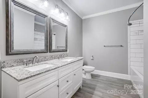 Bath - 125 Arrow Point Ln, Davidson, NC 28036 photo 8 of 9