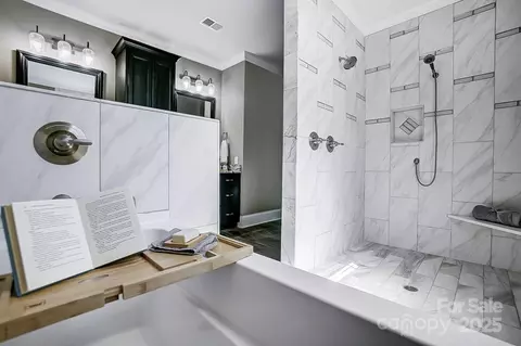 Bath - 125 Arrow Point Ln, Davidson, NC 28036 photo 5 of 9