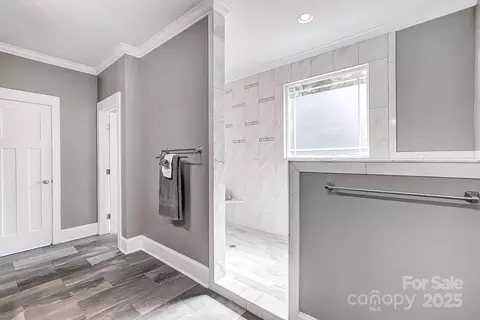 Bath - 125 Arrow Point Ln, Davidson, NC 28036 photo 4 of 9