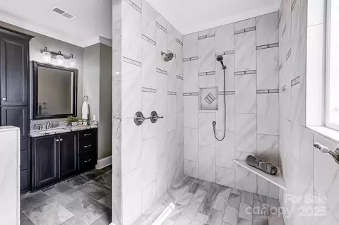 Bath - 125 Arrow Point Ln, Davidson, NC 28036 photo 6 of 9