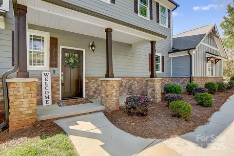Exterior - 125 Arrow Point Ln, Davidson, NC 28036 photo 6 of 12