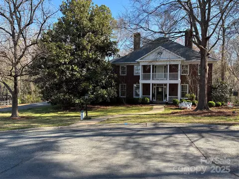 511 Glencurry Dr, Charlotte, NC 28214