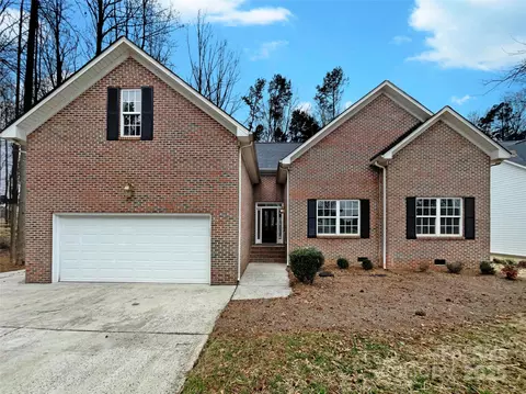 7717 Shalom Dr, Charlotte, NC 28216