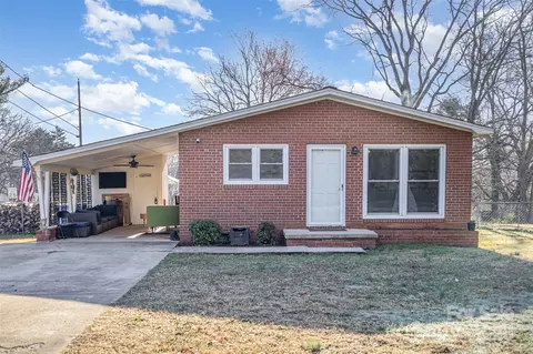 2320 Monterey Park Dr, Gastonia, NC 28054