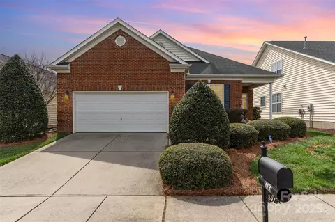 418 Garnet Ct, Fort Mill, SC 29708