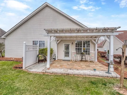 Exterior - 841 Platinum Dr, Fort Mill, SC 29708 photo 4 of 7