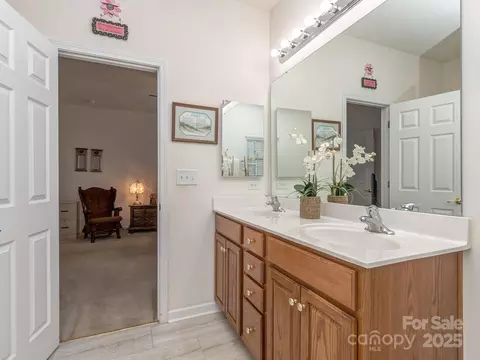 Bath - 841 Platinum Dr, Fort Mill, SC 29708 photo 1 of 3