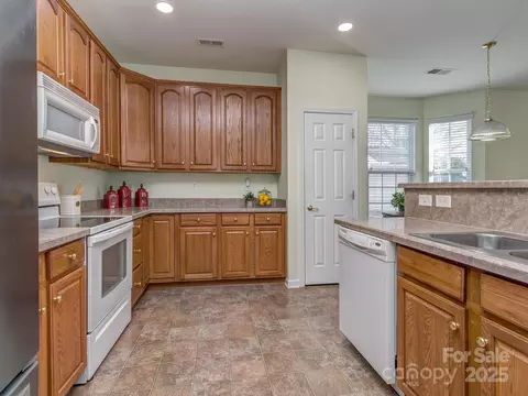 Kitchen - 841 Platinum Dr, Fort Mill, SC 29708 photo 2 of 3