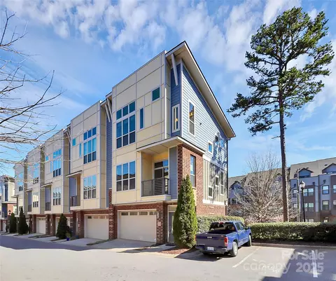 1037 Pierre Dr, Charlotte, NC 28205