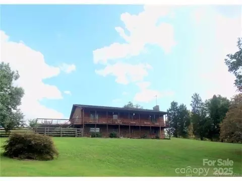 1262 Ring Tail Rd, Claremont, NC 28610