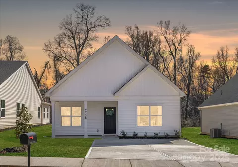 4903 Victoria Ave, Charlotte, NC 28269