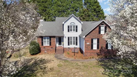 919 42nd Avenue Ne Ln NE, Hickory, NC 28601