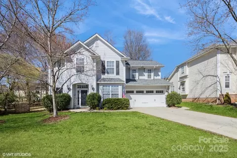 6816 Charter Hills Rd, Charlotte, NC 28277