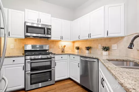 Kitchen - 1107 Torrence Cir, Davidson, NC 28036 photo 1 of 2