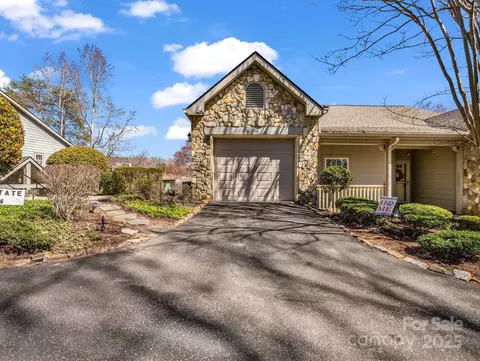 158 Stonecrest Ct, Lake Lure, NC 28746