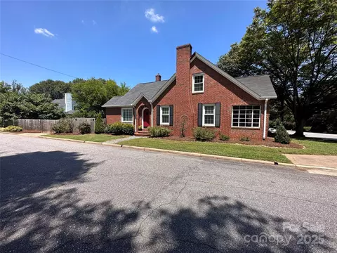 115 6th Ne Ave NE, Hickory, NC 28601