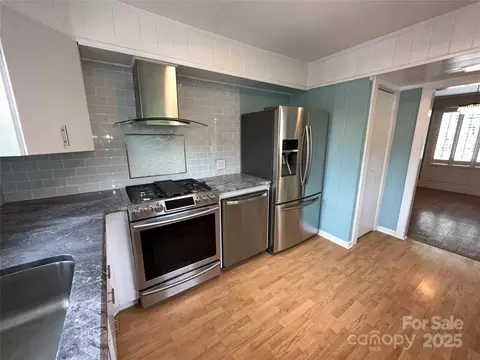 Kitchen - 115 6th Ne Ave NE, Hickory, NC 28601 photo 2 of 2