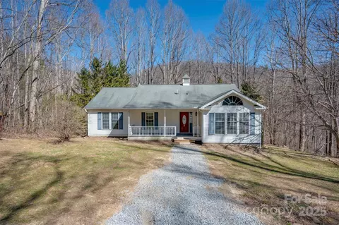 1058 Bearwallow Mountain Rd, Hendersonville, NC 28792