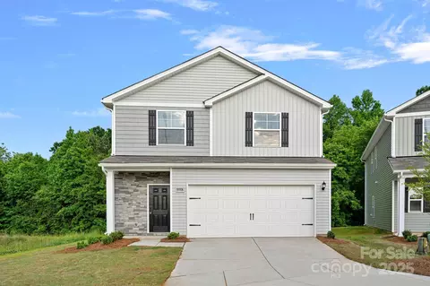 2104 Clapham Ct, Charlotte, NC 28215