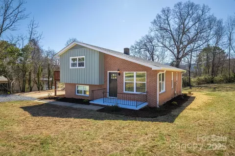 207 Page St, Morganton, NC 28655 photo 3