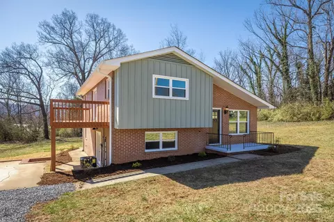 207 Page St, Morganton, NC 28655 photo 2