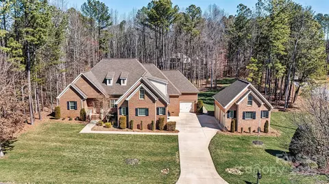 106 Wolf Hill Dr, Mooresville, NC 28117