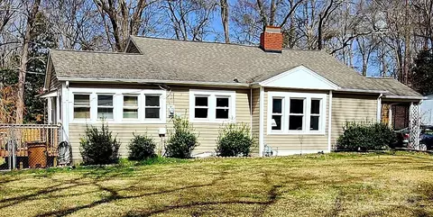1377 S Aspen St, Lincolnton, NC 28092