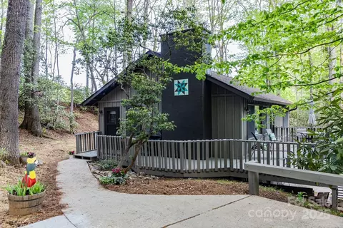 76 Creekside Dr, Maggie Valley, NC 28751