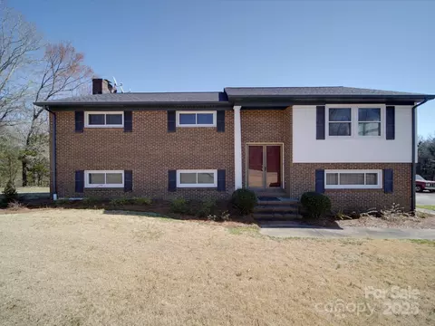 257 Hickory Hill Ln, Stanley, NC 28164