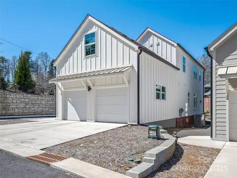 Exterior - 60 Skyvue Ct, Saluda, NC 28773 photo 5 of 8