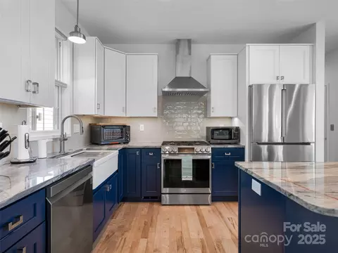 Kitchen - 60 Skyvue Ct, Saluda, NC 28773 photo 2 of 4