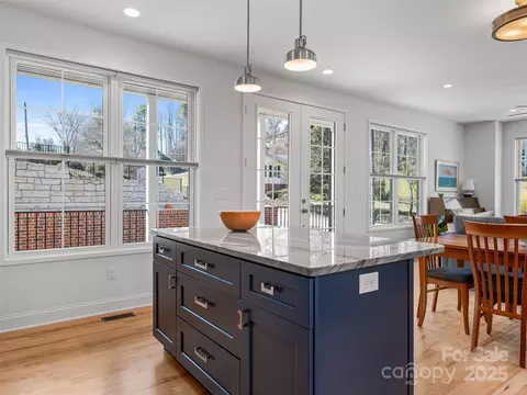 Kitchen - 60 Skyvue Ct, Saluda, NC 28773 photo 3 of 4