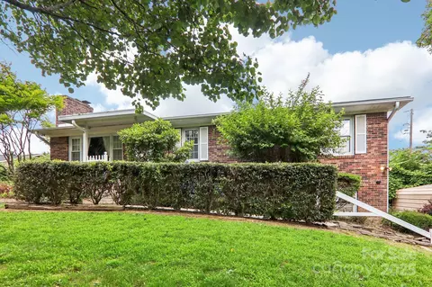 403 Crest Rd, East Flat Rock, NC 28726
