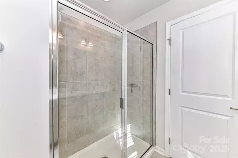Bath - 3180 Streamside Dr, Davidson, NC 28036 photo 2 of 3