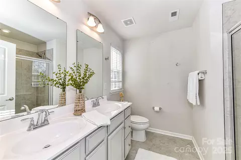 Bath - 3180 Streamside Dr, Davidson, NC 28036 photo 1 of 3
