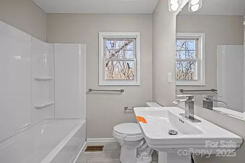 175 Kathy St, Marion, NC 28752 photo 28