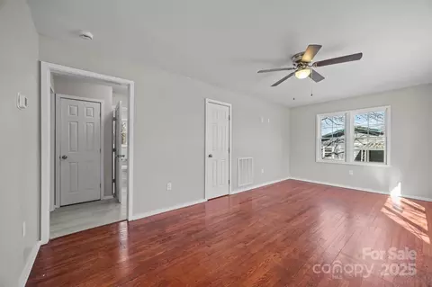175 Kathy St, Marion, NC 28752 photo 8