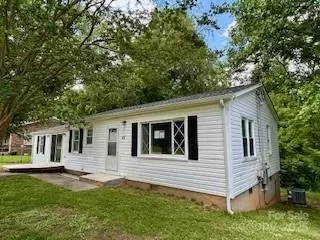 175 Kathy St, Marion, NC 28752 photo 4