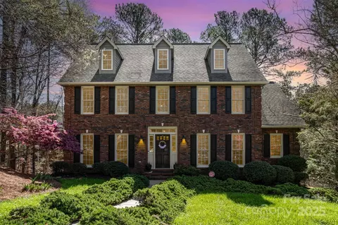 11122 Windgate Ct, Tega Cay, SC 29708