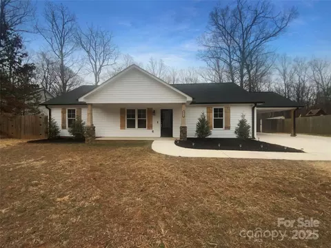 3792 Rolling View Ln, Maiden, NC 28650