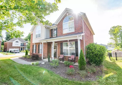 Exterior - 10836 Clark St, Davidson, NC 28036 photo 2 of 6