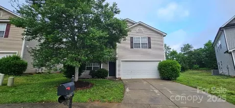 2108 Cranberry Woods Ct, Charlotte, NC 28208