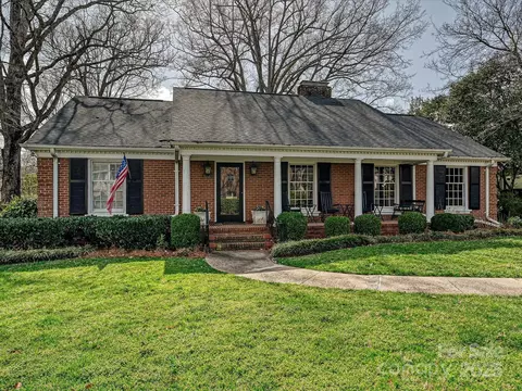 1030 Bolling Rd, Charlotte, NC 28207