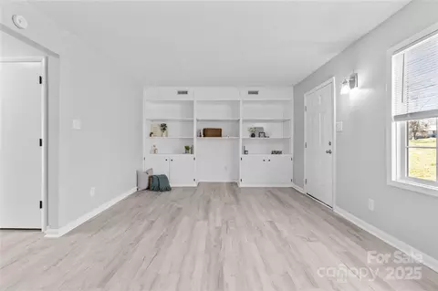 305 Mountain View B Dr #B, Morganton, NC 28655 photo 5